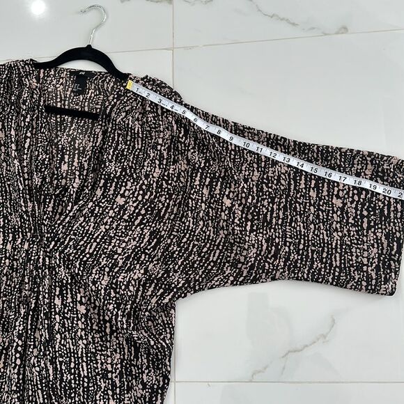 H&M Top/Kimono Woman Black & White Short Sleeves Sz 8 - Picture 9 of 12